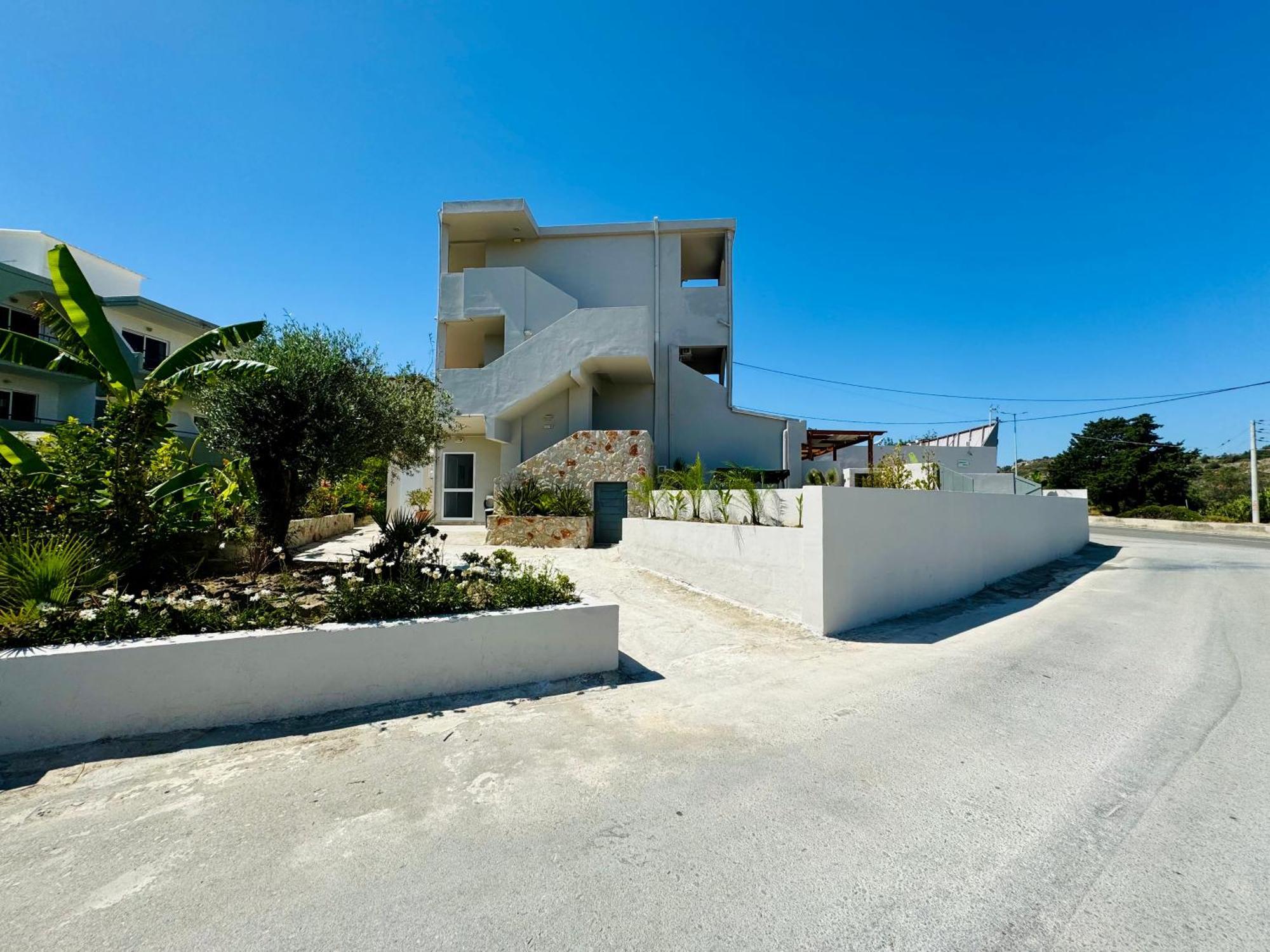 Peter'S Place Фалираки Экстерьер фото